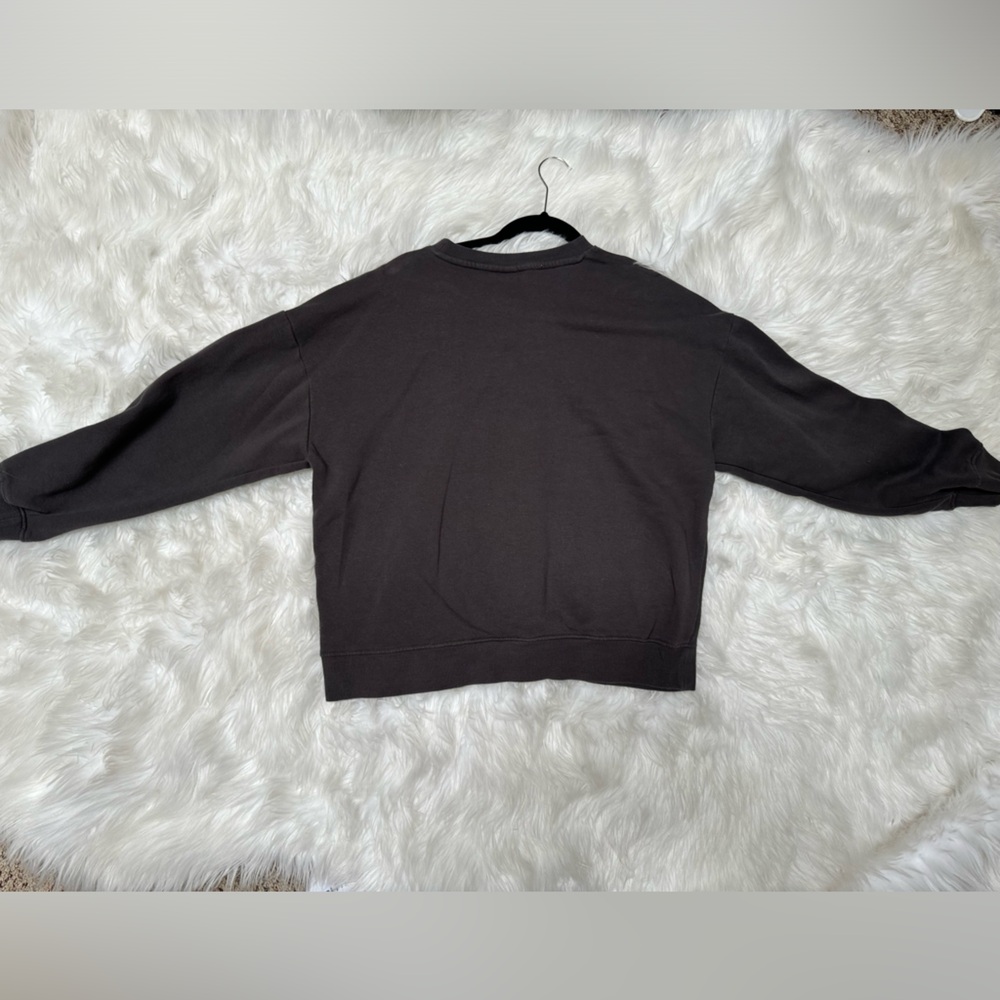 Crewneck - Picture 2 of 3